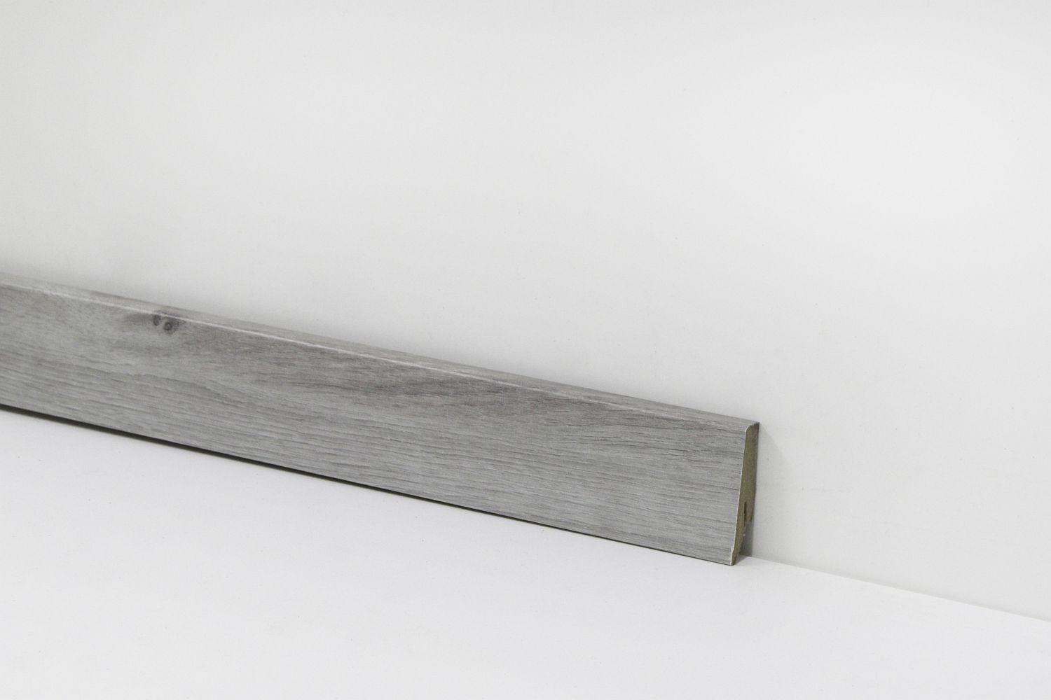 Equipped Sockelleiste 58mm 2002 Equipped Sockelleiste 58mm 2002