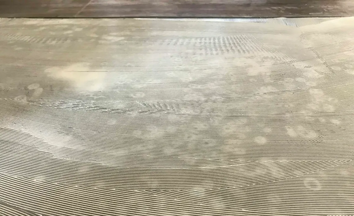 Bodenkleber auftragen Bodenkleber auftragen