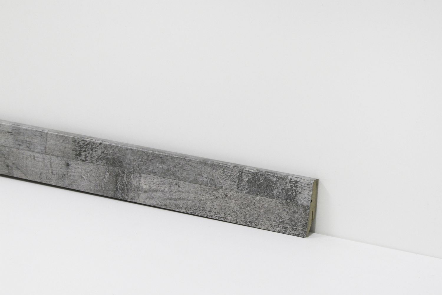 Equipped Sockelleiste 58mm 6104 Equipped Sockelleiste 58mm 6104