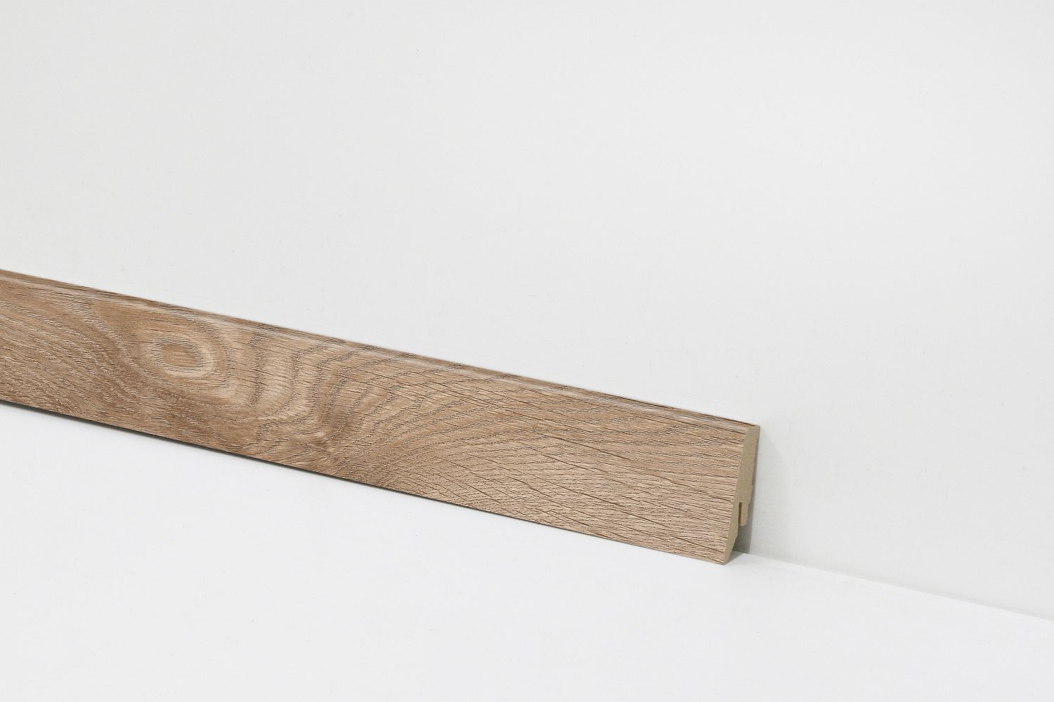 Equipped Sockelleiste 58mm 9102 Equipped Sockelleiste 58mm 9102