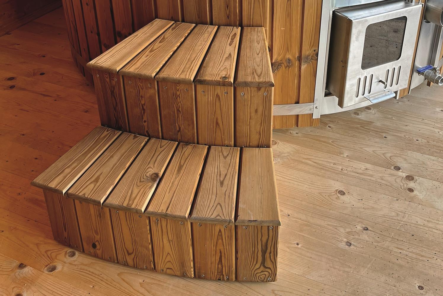 Wolff Finnhaus Treppe Thermoholz