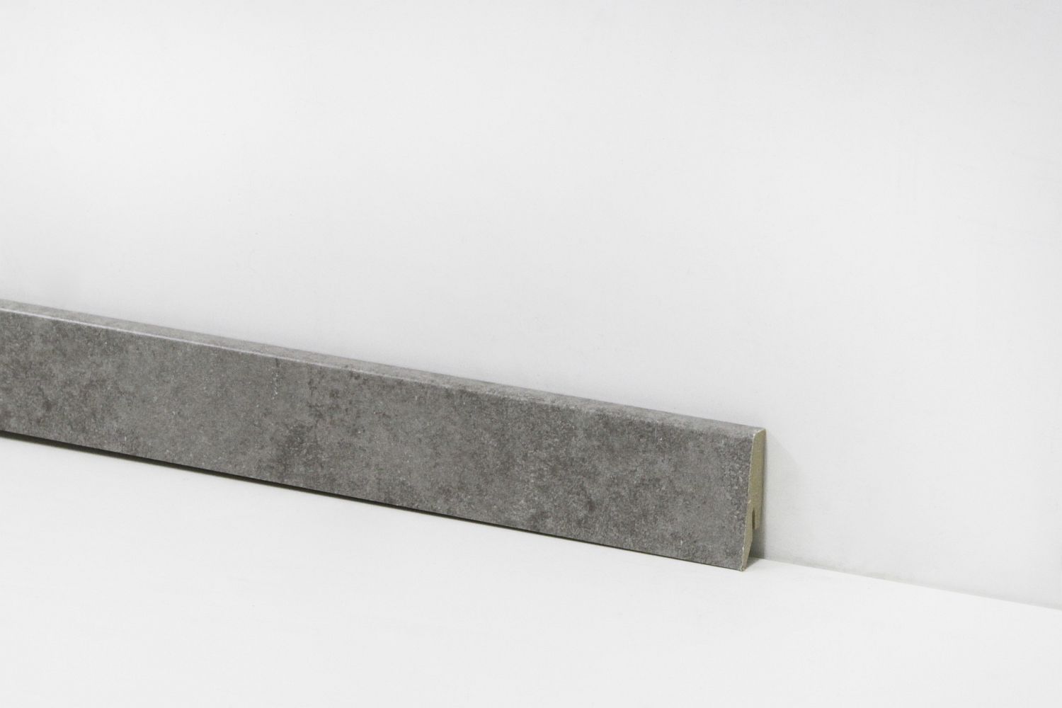 Equipped Sockelleiste 58mm 2112 Equipped Sockelleiste 58mm 2112