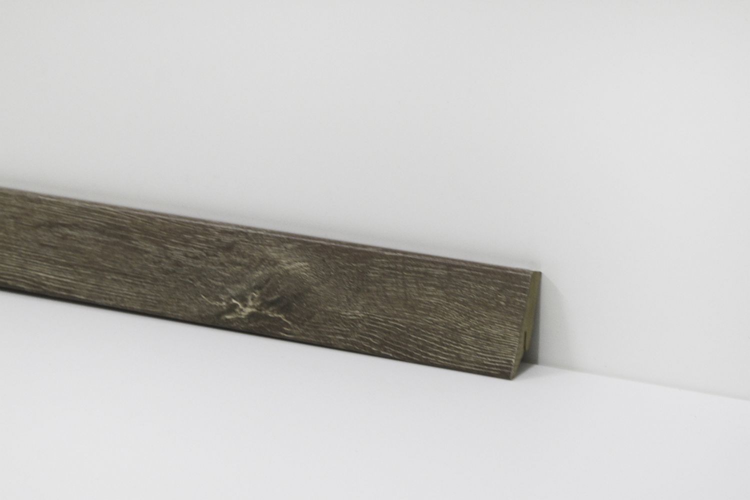 Equipped Sockelleiste 58mm 8100 Equipped Sockelleiste 58mm 8100